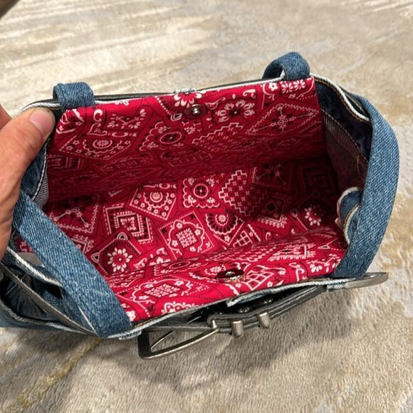 Denim bag made out of real jeans with bandana lining and real belt magnetic clos - Picture 4 of 10